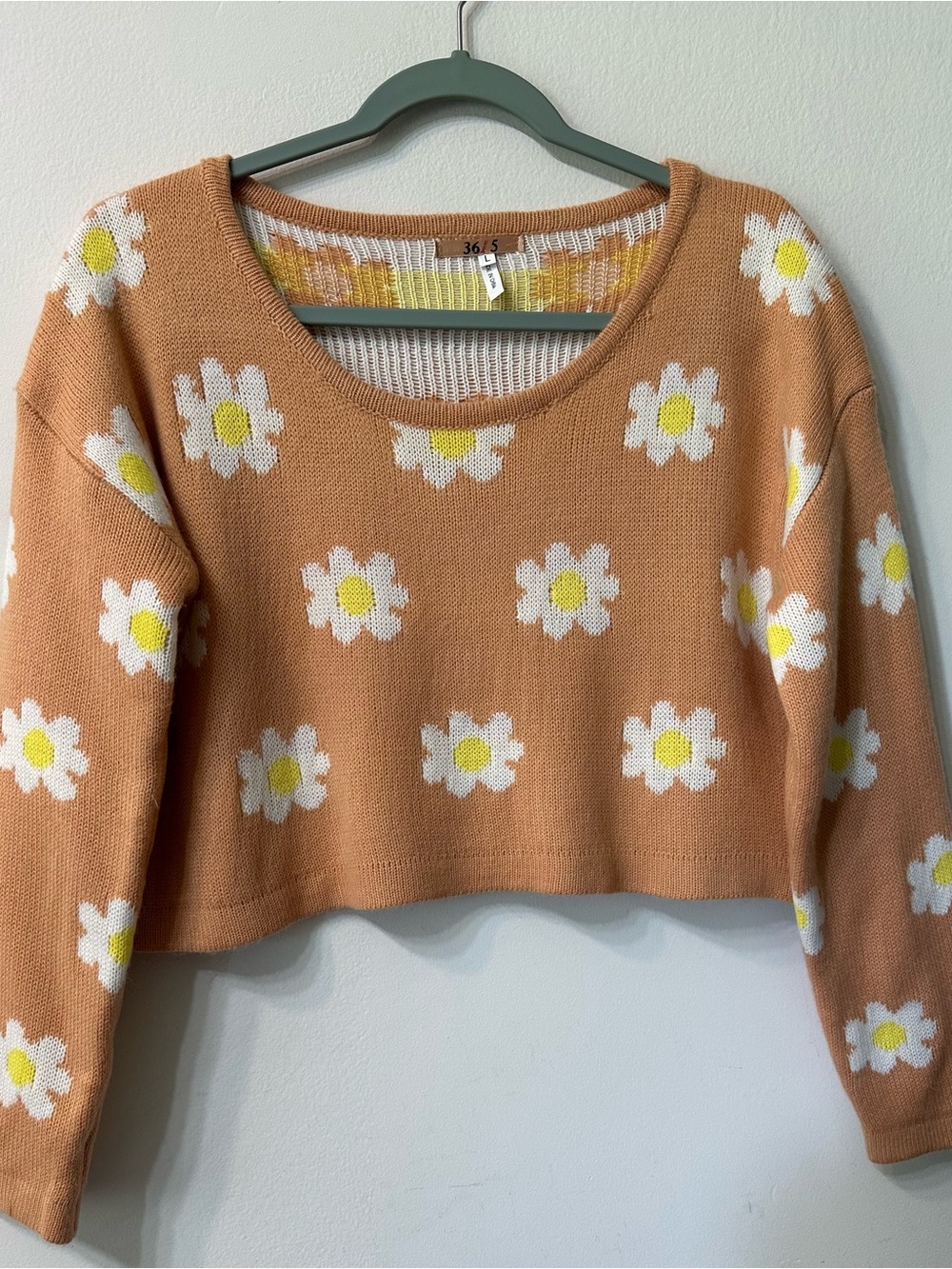 36 Point 5 Retro Daisy Cropped Knit Sweater Large L Orange Cream Cottagecore Y2K